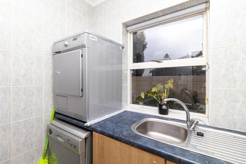 To Let 3 Bedroom Property for Rent in Table View Western Cape